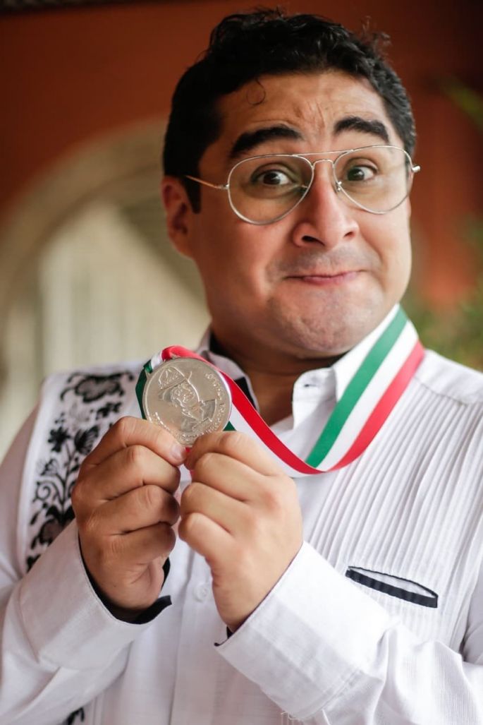 El Ayuntamiento entrega la medalla Héctor Herrera “Cholo” 2021 a Erick Ávila “Cuxum”