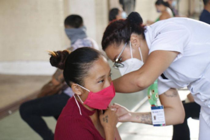 Vacunación contra el Coronavirus en Mérida se extiende hasta mañana lunes para aplicar únicamente primera dosis a personas de 18 años en adelante
