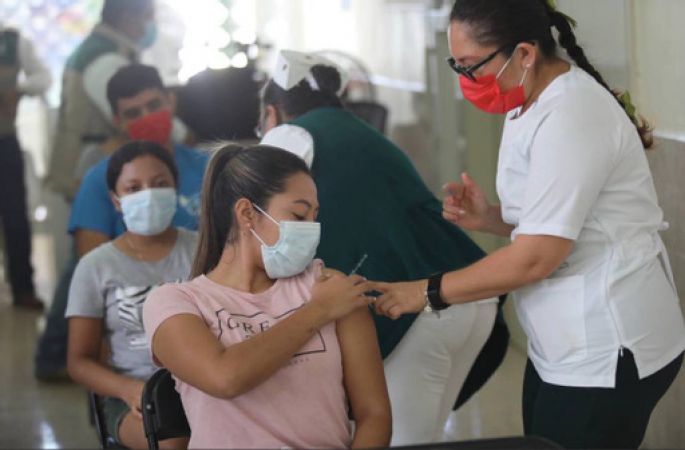 Continúa avanzando la vacunación contra el Coronavirus en jóvenes de 18 a 29 años de Mérida y el interior del estado