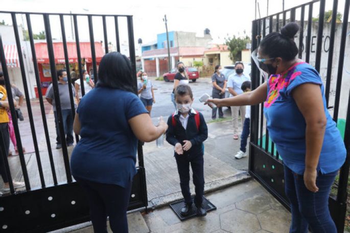 Con orden y sin contratiempos, estudiantes yucatecos regresaron a clases presenciales