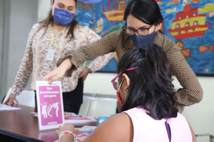 Juegos tradicionales y capacitación para prevenir la violencia familiar