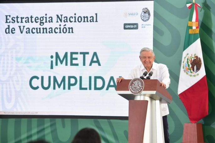 Cumplimos compromiso de vacunar a todas las personas mayores de 18 años: AMLO