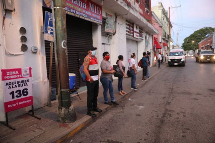 Con normalidad y sin contratiempos, comenzaron a funcionar las zonas de ascenso y descenso de transporte público del Centro Histórico de Mérida