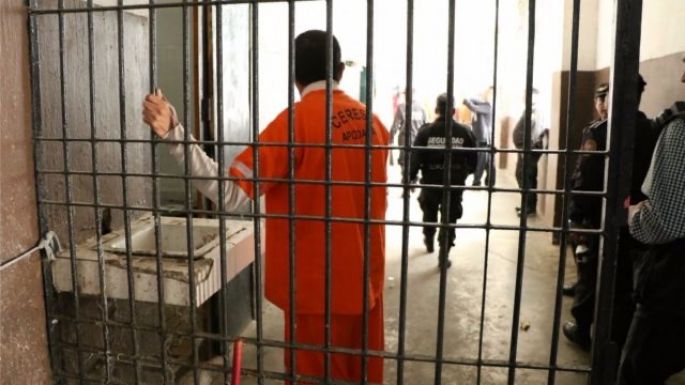 Mal hijo seguirá en prisión por violentar a su madre