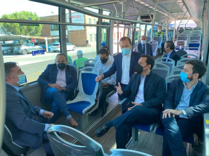 El Gobernador Mauricio Vila se reúne con directivos de empresas expertas en movilidad sostenible y transporte público 