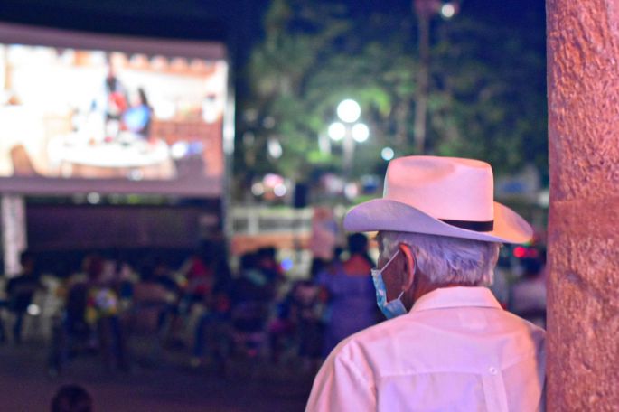 Cine mexicano, en la plaza principal de Maxcanú  