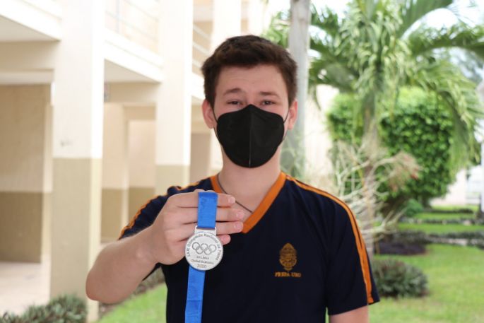 Alumno UADY hace historia en olimpiada de Física  