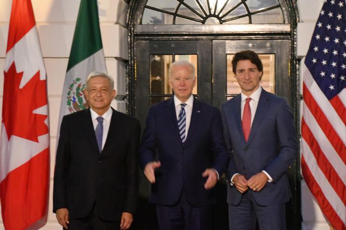AMLO propone fortalecer integración en América del Norte; migración ordenada contribuirá a incrementar producción, afirma