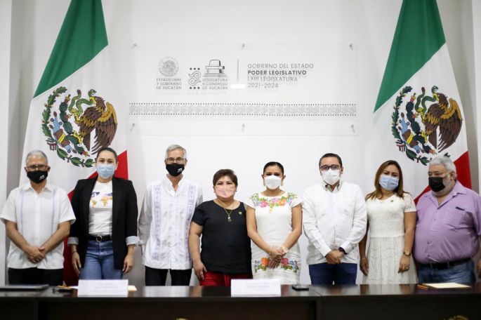 Realizan reunión de trabajo con representante de la OPS y la OMS