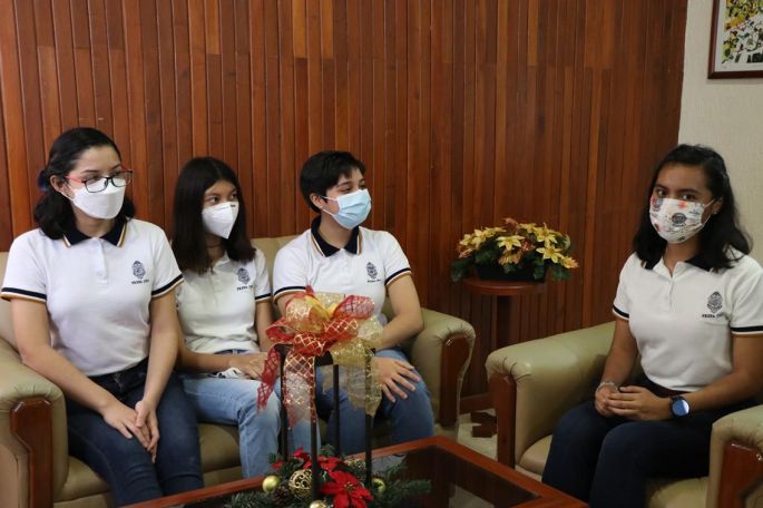 Alumnas de la Prepa 1 de la UADY competirán en Rusia por medalla en ciencias 