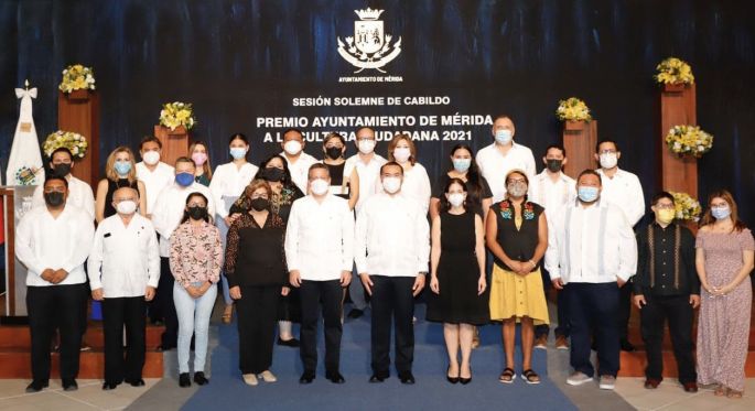 El alcalde Renán Barrera entrega el “Premio Ayuntamiento de Mérida a la Cultura Ciudadana 2021”
