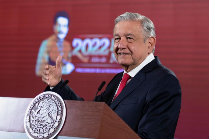Gobierno entregará en 2022 Aeropuerto Internacional Felipe Ángeles y Refinería Dos Bocas, afirma AMLO