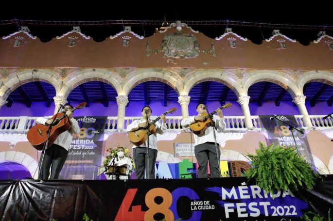 El Alcalde Renán Barrera encabeza la Alborada y mañanitas a la ciudad por su 480 aniversario