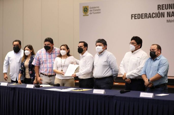 El Gobernador Mauricio Vila sostuvo un encuentro con alcaldes integrantes de la Fenamm en el estado