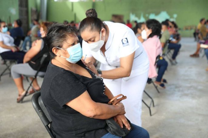 Adultos de 40 a 59 años de edad recibirán dosis de refuerzo contra el Coronavirus