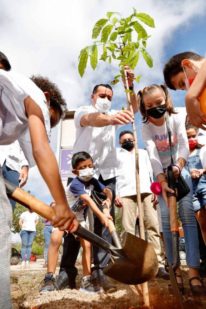 El Ayuntamiento de Mérida inicia la jornada “Adopta un Árbol”
