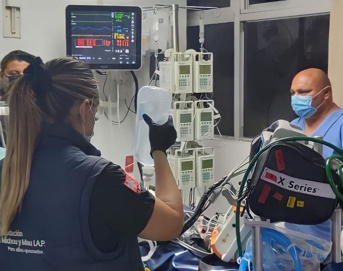 Niña yucateca es trasladada en ambulancia aérea hacia Galveston, Texas