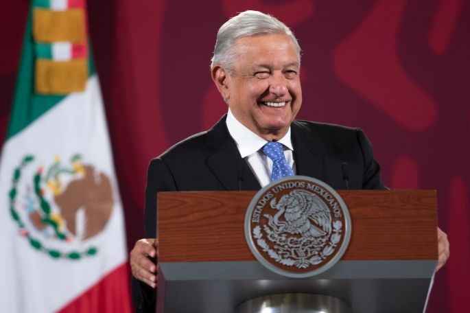 Iniciativa de reforma electoral contempla reducción de plurinominales: AMLO