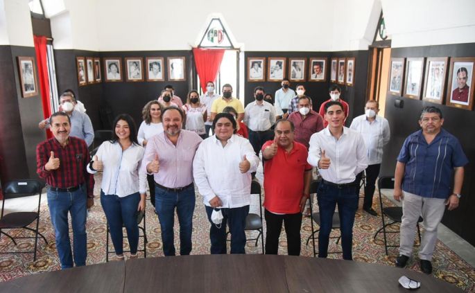 Pancho Torres impuso al nuevo líder de la Corriente Crítica del PRI en Yucatán