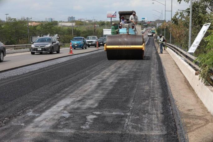 Avanzan últimos trabajos de repavimentación de más de 10 kilómetros críticos del Periférico de Mérida