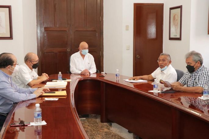 Trabajadores de la UADY logran aumento salarial de 3.5%