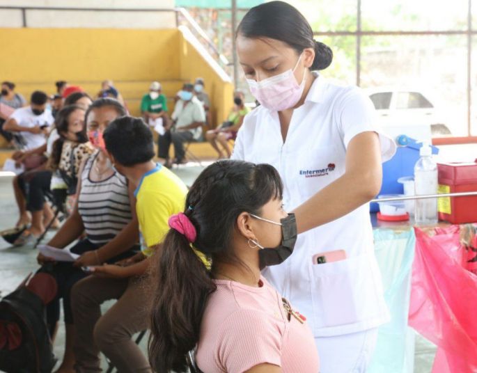 Inicia vacunación contra el Coronavirus para adolescentes de 12 a 14 años, de 12 municipios del estado