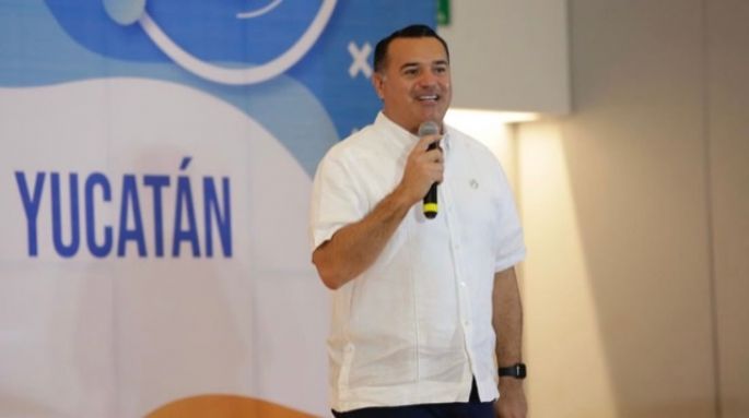 El Alcalde Renán Barrera comparte experiencias exitosas con regidoras y regidores de municipios del interior del Estado