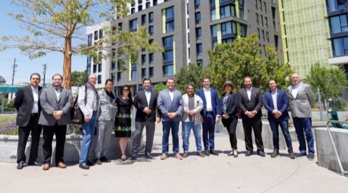 El Alcalde Renán Barrera trabaja para mejorar la calidad de vida de la comunidad maya radicada en Estados Unidos