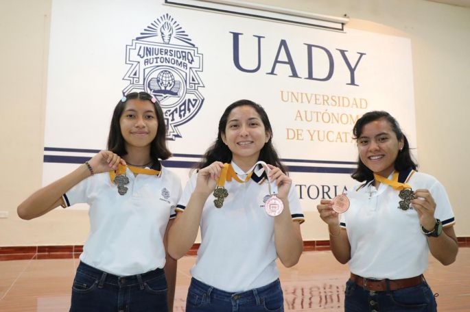 Compiten a nivel internacional en olimpiadas de Física  