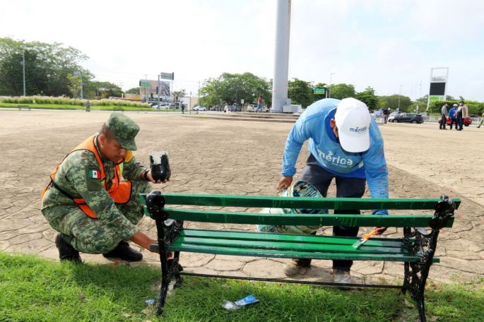El Ayuntamiento de Mérida y la SEDENA trabajan juntos en la limpieza y mantenimiento de la ciudad