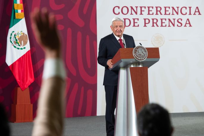 Precio de combustibles no aumentará; subsidio al IEPS está garantizado, afirma AMLO