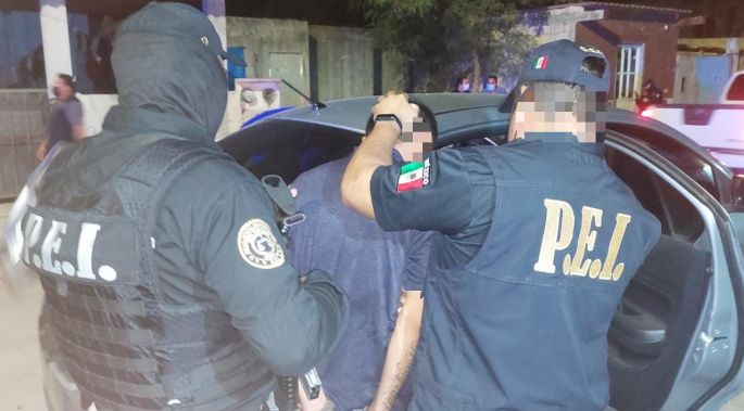 Cateo en Flamboyanes, se aseguran narcóticos y detienen a 2 personas 