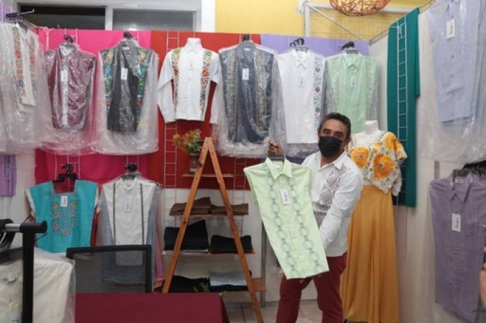 El Gobierno del Estado impulsa la Feria de la Guayabera 2022 en el municipio de Tekit
