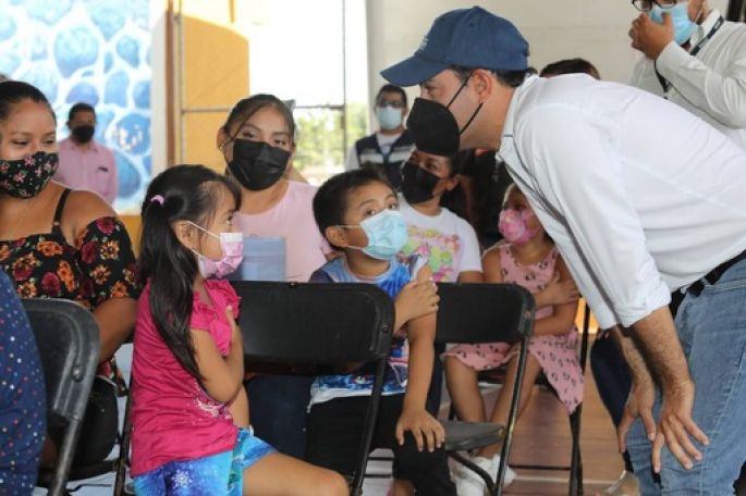 El Gobernador Mauricio Vila Dosal supervisa en Valladolid en inicio de la vacunación contra el Coronavirus en niños entre 5 y 11 años