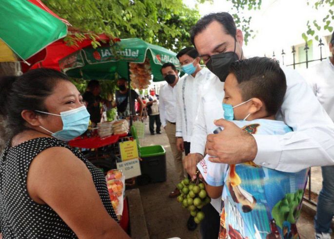 El Gobernador Mauricio Vila Dosal escucha y atiende necesidades de pacientes del Hospital General Dr. Agustín O’Horán  