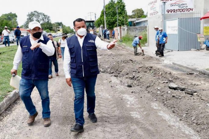 El Alcalde Renán Barrera trabaja en el mejoramiento de la infraestructura vial