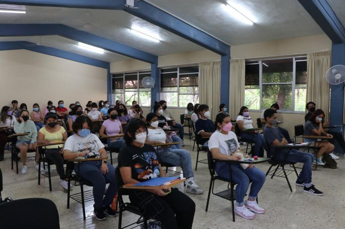 Anuncian lugares disponibles en licenciaturas   