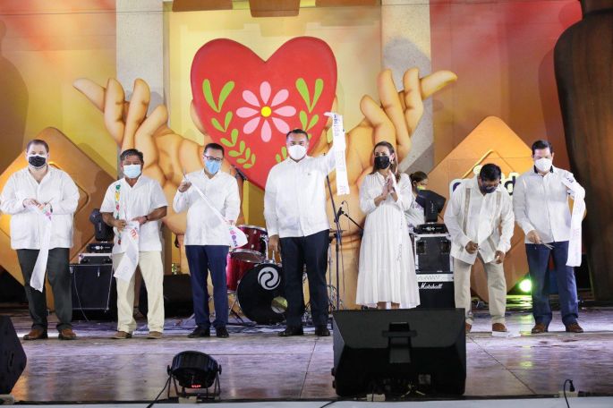 El Ayuntamiento de Mérida celebra los 21 años de la Feria Artesanal Tunich