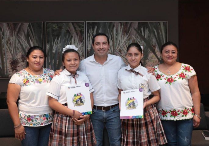Mauricio Vila apoya a niñas yucatecas para que participen en concurso internacional de ciencias  en Paraguay