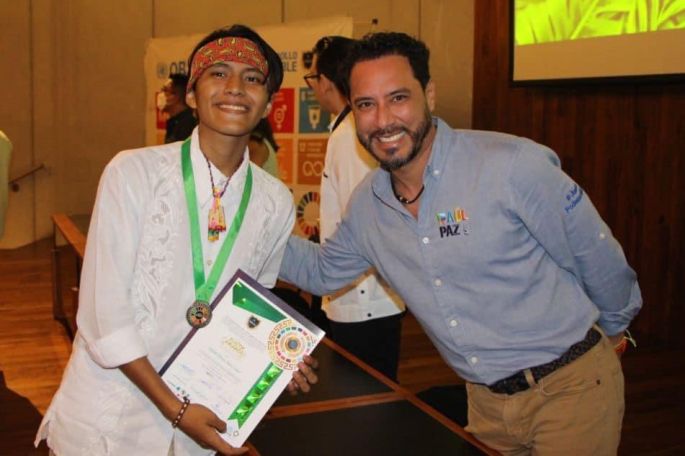 Raúl Paz reconoció a las y los nuevos embajadores por el planeta