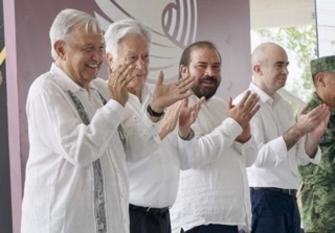 Cuarta Transformación se construye con apoyo de las y los trabajadores de la CFE: AMLO
