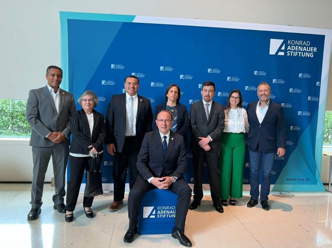 En su gira de trabajo en Alemania, el Alcalde Renán Barrera participa en el intercambio de experiencias exitosas en materia de políticas sostenibles 