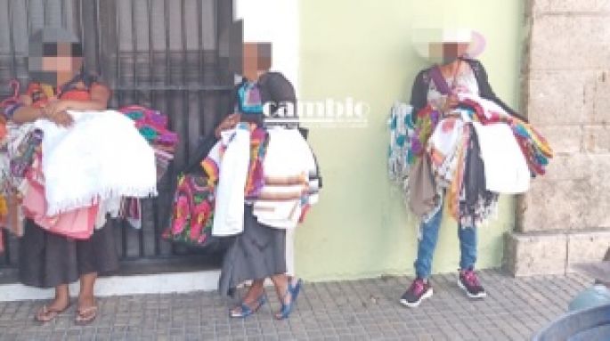 Las "piratas" chiapanecas afectan a las bordadoras y artesanas yucatecas