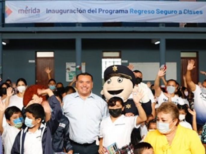 El Alcalde Renán Barrera promueve la prevención de las adicciones en las escuelas del Municipio