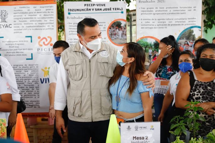 El Alcalde Renán Barrera traza estrategias conjuntas con las organizaciones civiles
