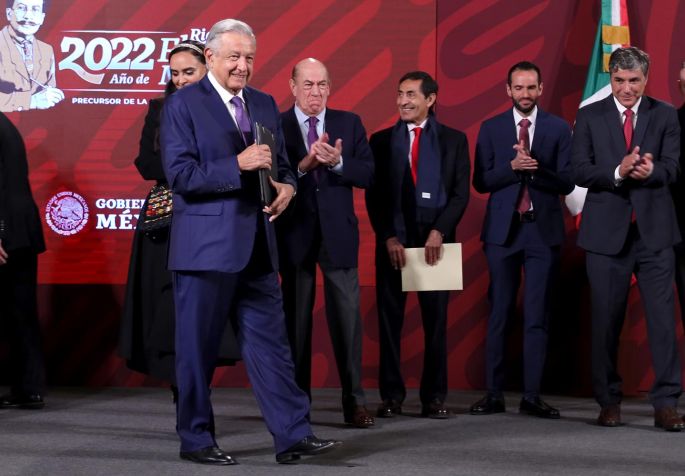 Acuerdo entre AMLO y Empresarios para reducir el costo de la canasta básica 