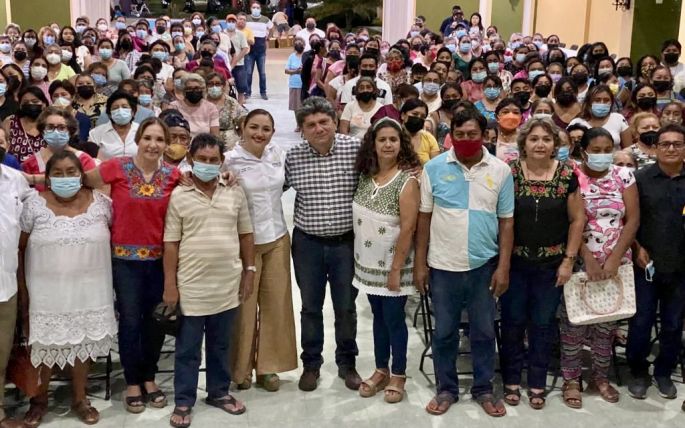 Diputados del PRI rinden informe ante pobladores de Conkal y Mocochá