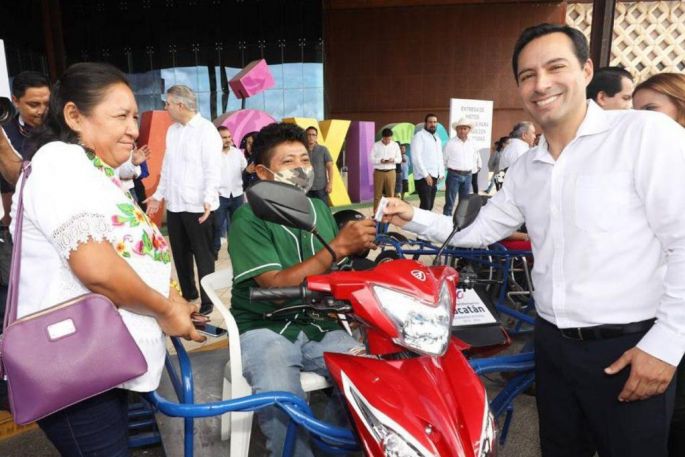 El Gobernador Mauricio Vila Dosal continúa apoyando a las familias yucatecas que más lo necesitan