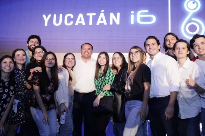 Mérida avanza hacia la vanguardia en materia digital, señala el alcalde de Mérida, Renán Barrera