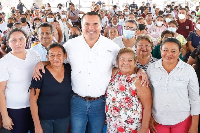 Renán Barrera entrega insumos y herramientas del programa “Impulsamos la economía” en el Sur de la ciudad